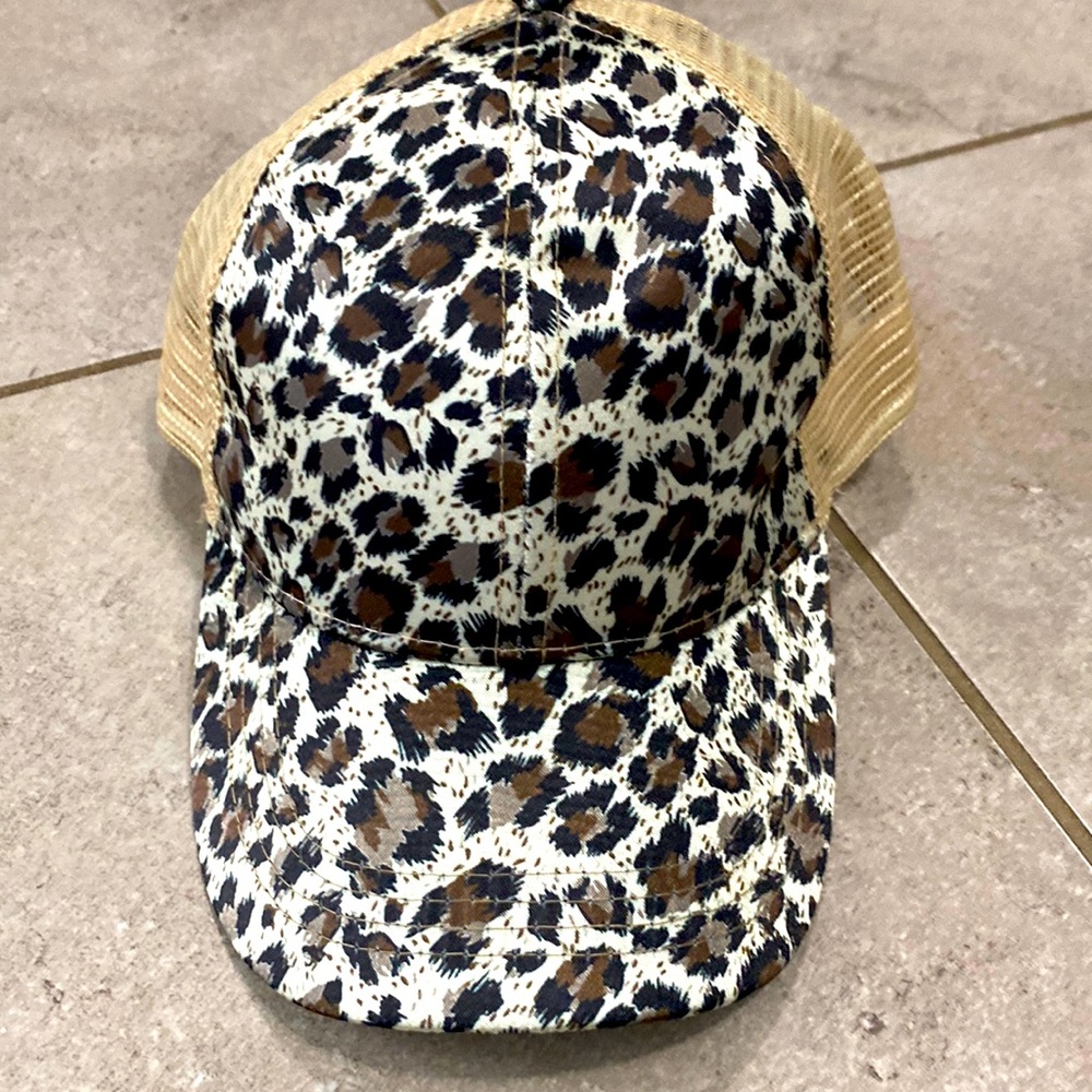 Ponytail leopard print baseball hat